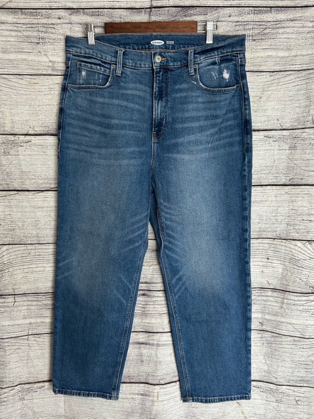 NWOT Old Navy Boyfriend Extra High Rise medium wash jeans size 16
